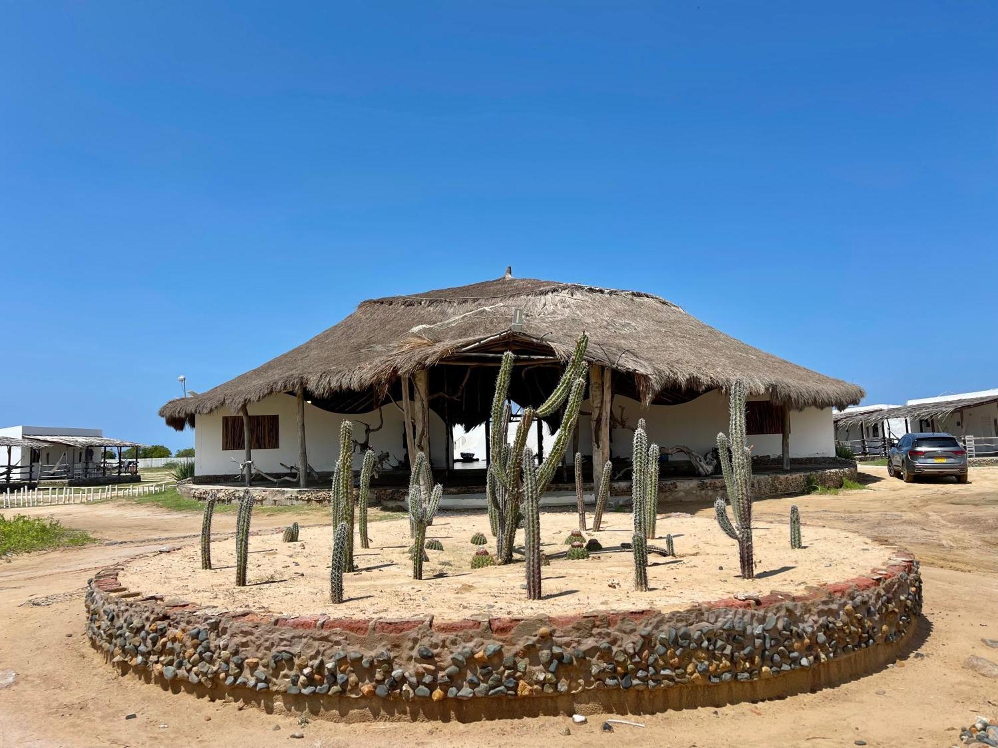 Aiwa Hotel Mayapo Bagian luar foto